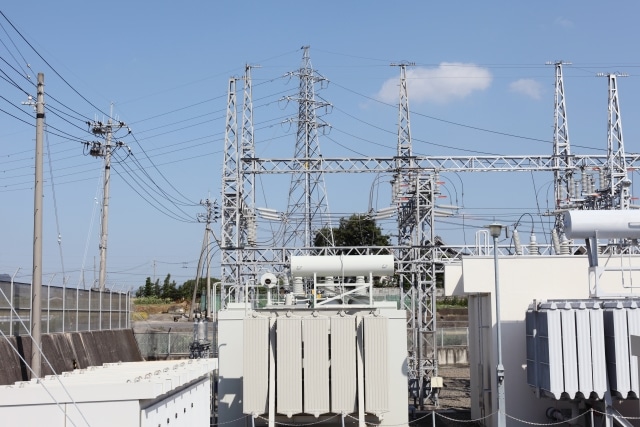 変電所の近くの家に住むメリットはある?電磁波の危険性と対策とは